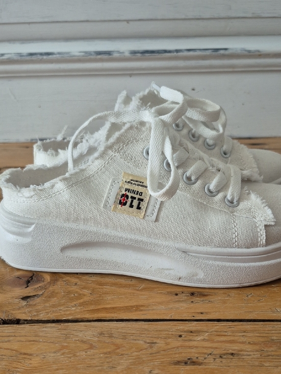 Temu Shoes - White Frayed Denim Slip-On Platform Sneakers for Women